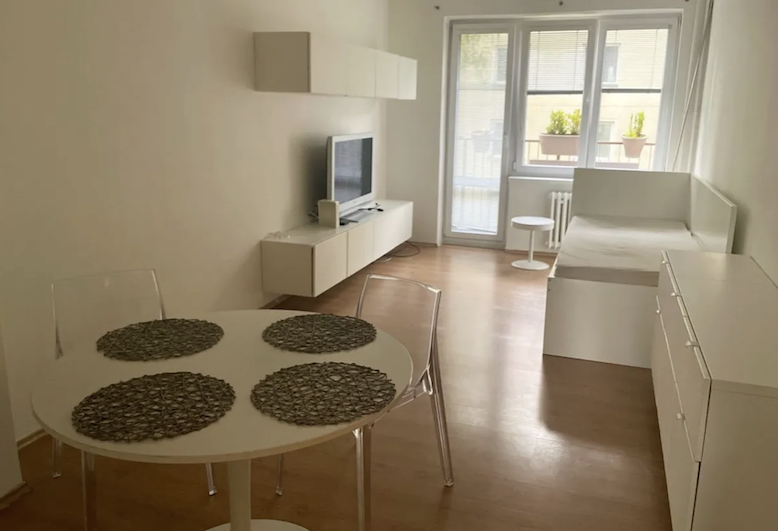 Pronájem bytu 2+1 - Strašnice, Praha