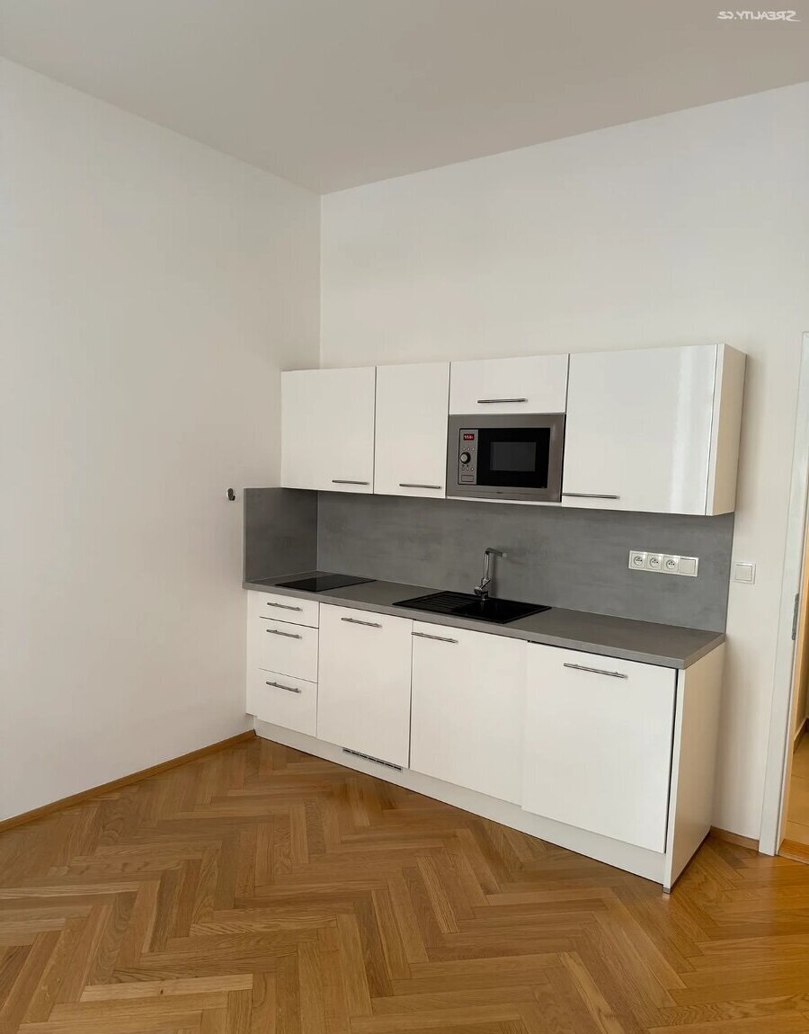 Pronájem bytu 1+kk- Smíchov, Praha