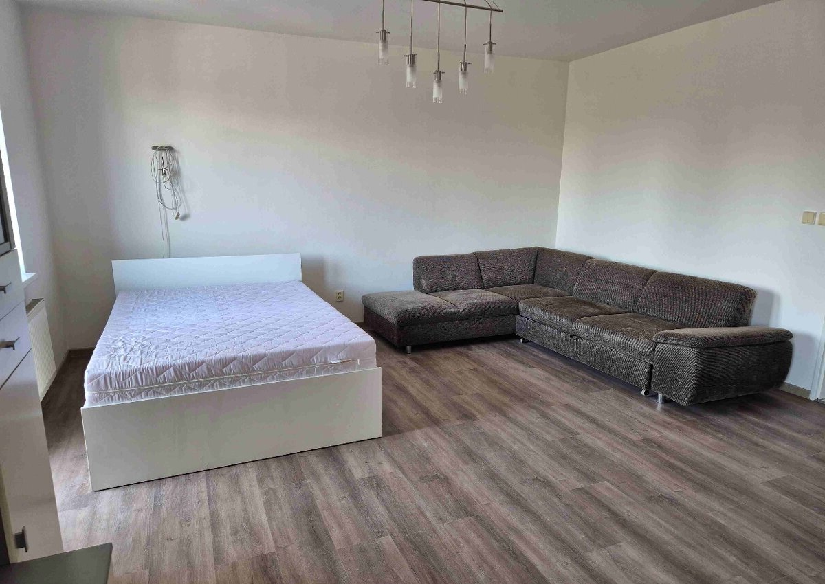 Pronájem bytu 1+kk - Suchdol, Praha