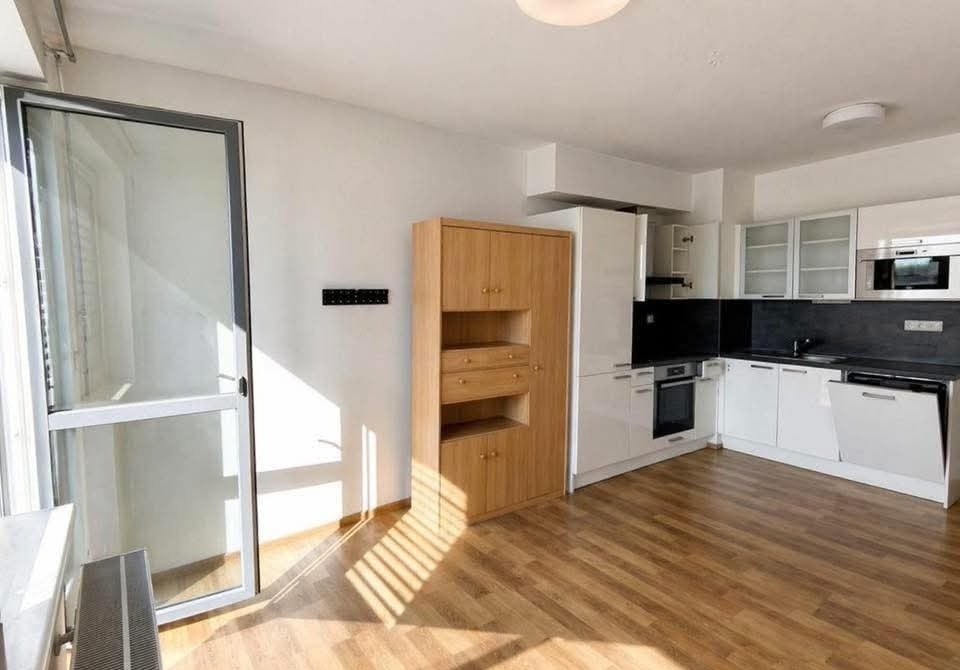 Pronájem bytu 2+kk - Hostivař, Praha