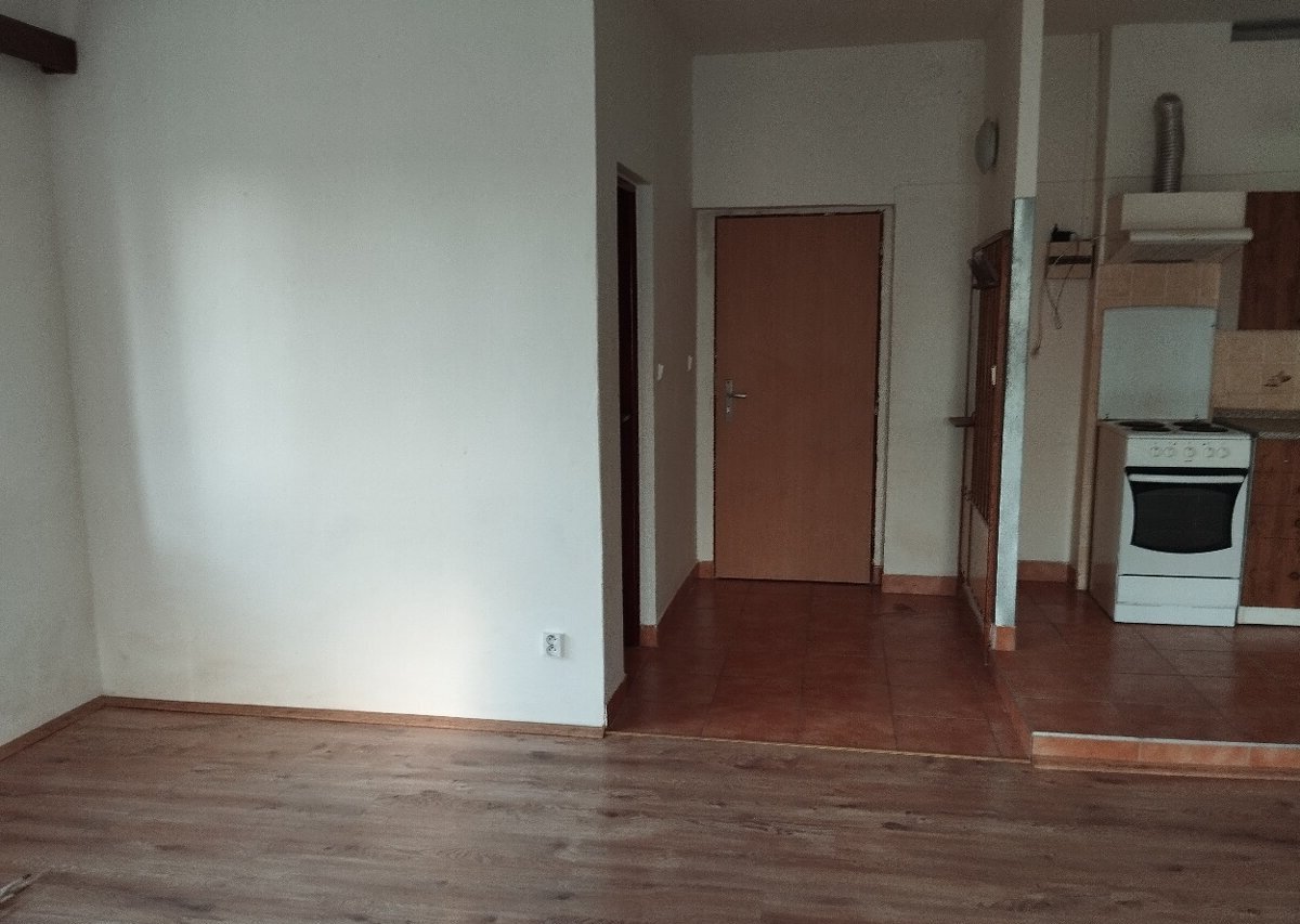 Pronájem bytu 1+kk - Počerny, Karlovy Vary