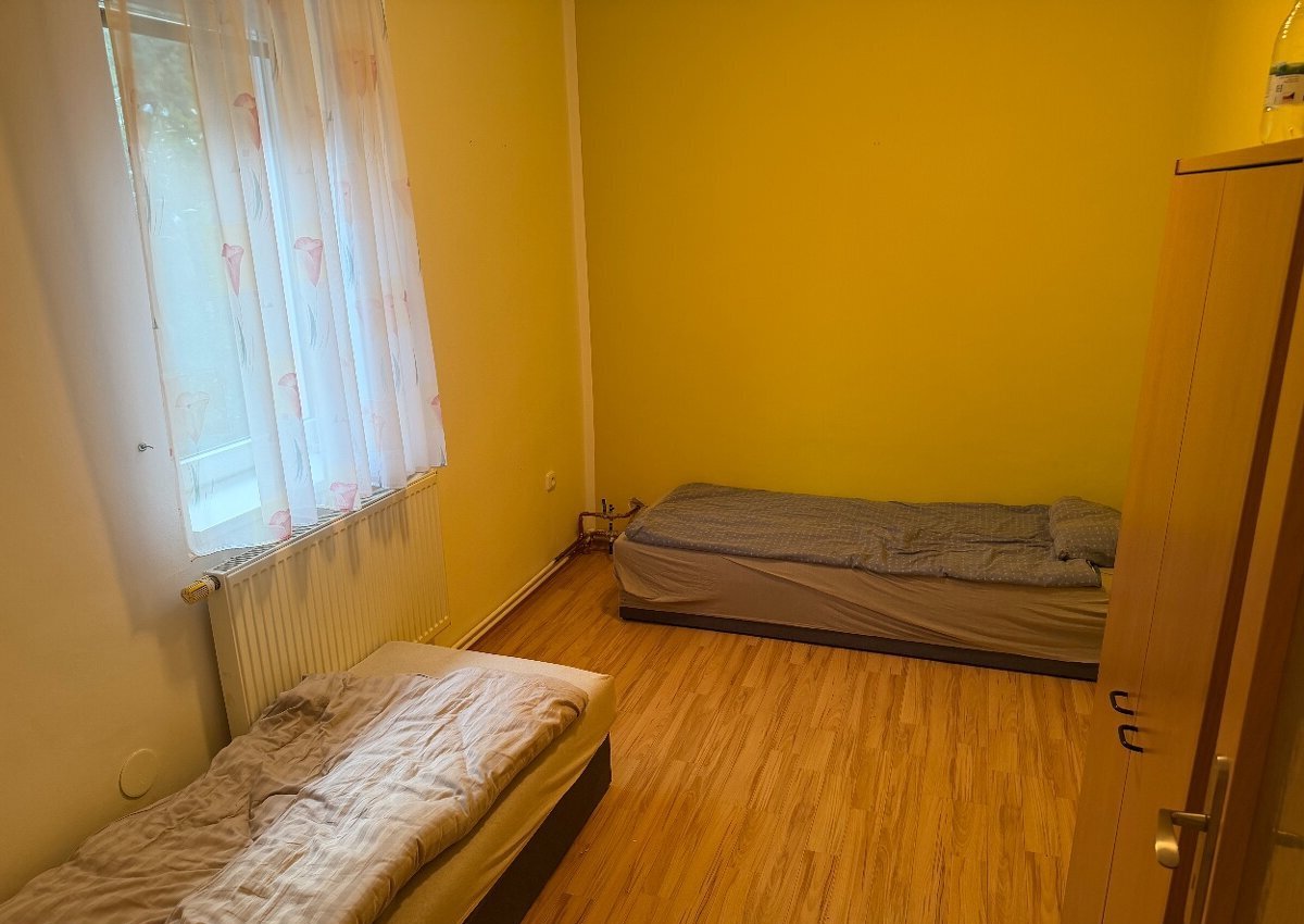 Pronájem samostatného pokoje - Dolní Ředice, okres Pardubice