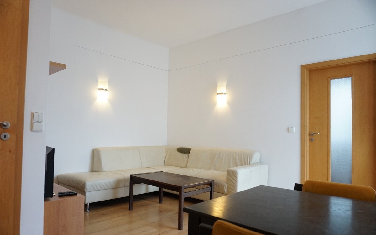 Pronájem bytu 3+kk - Újezd nad Lesy, Praha