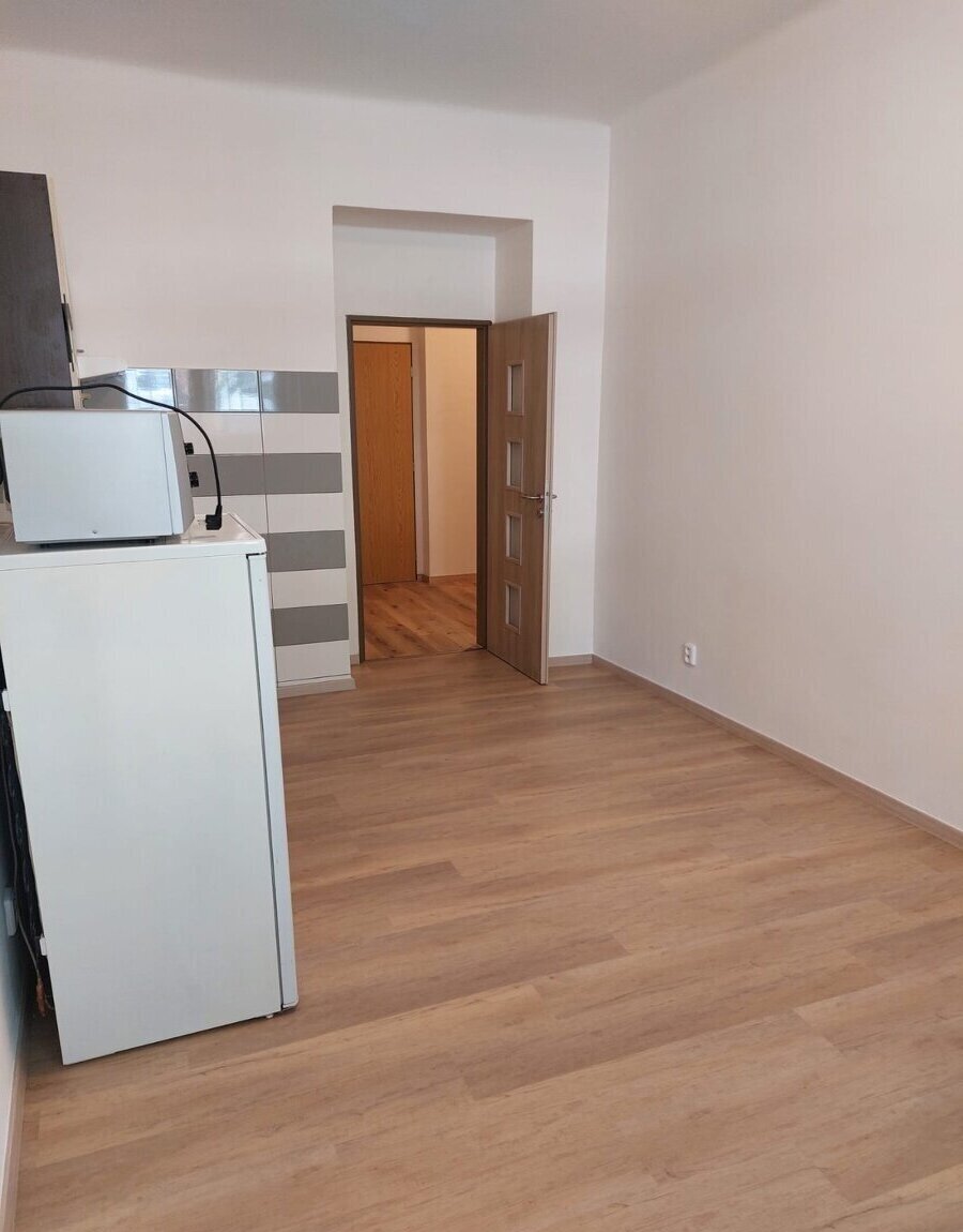 Pronájem bytu 2+kk - Hradčanská, Praha