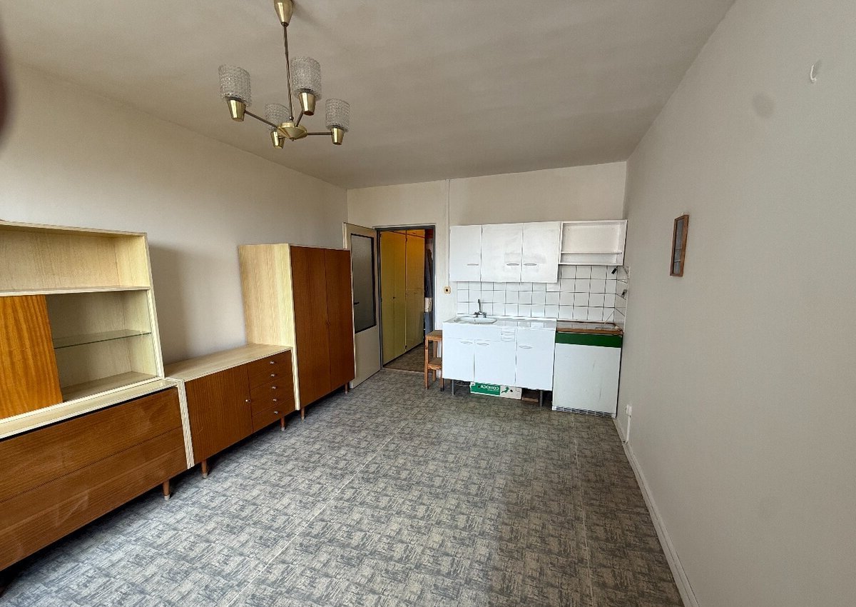 Pronájem bytu 1+kk - Kobylisy, Praha