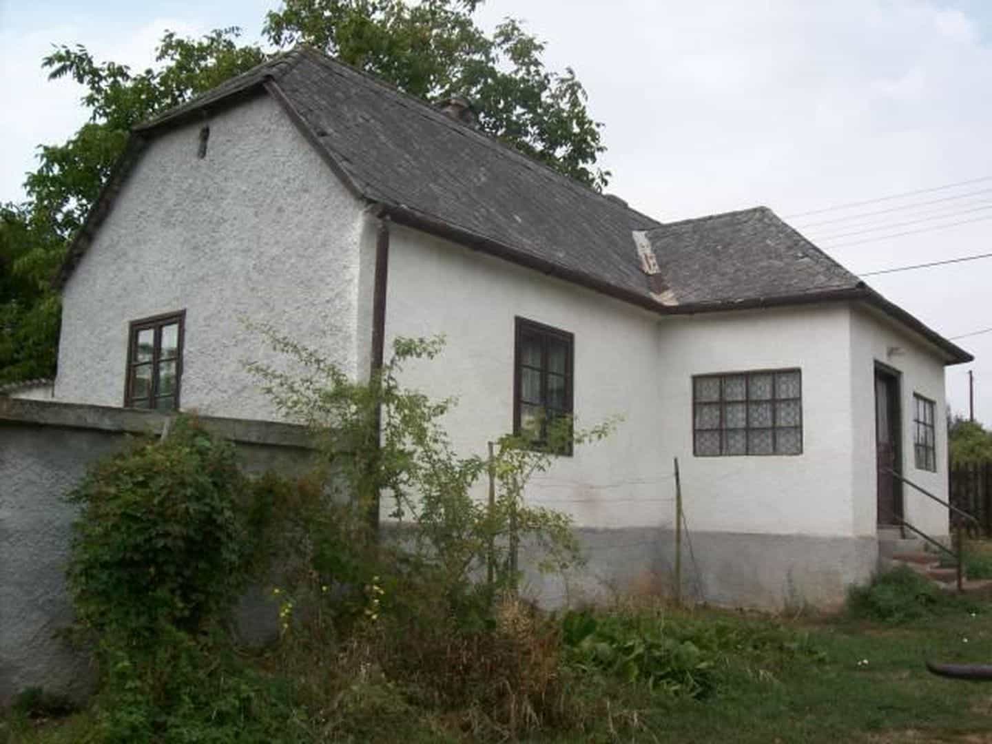 Starší chalupa v dobrém stavu i k bydlení