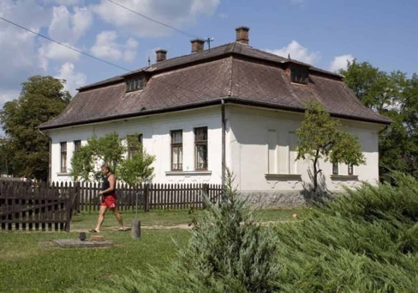 Pronajmu chalupu v malebné vesnici