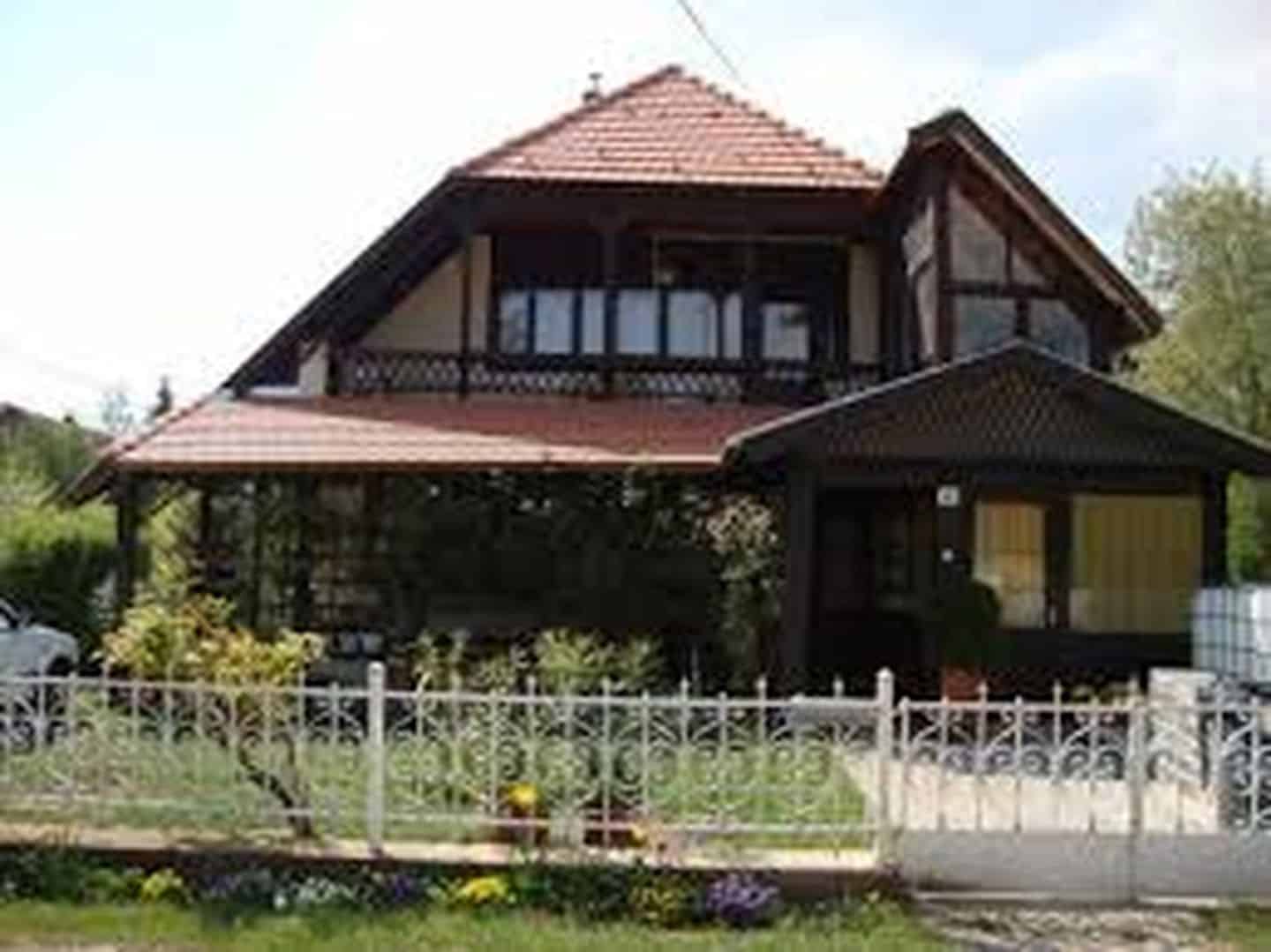 Velká chata s možností i trvalého bydlení