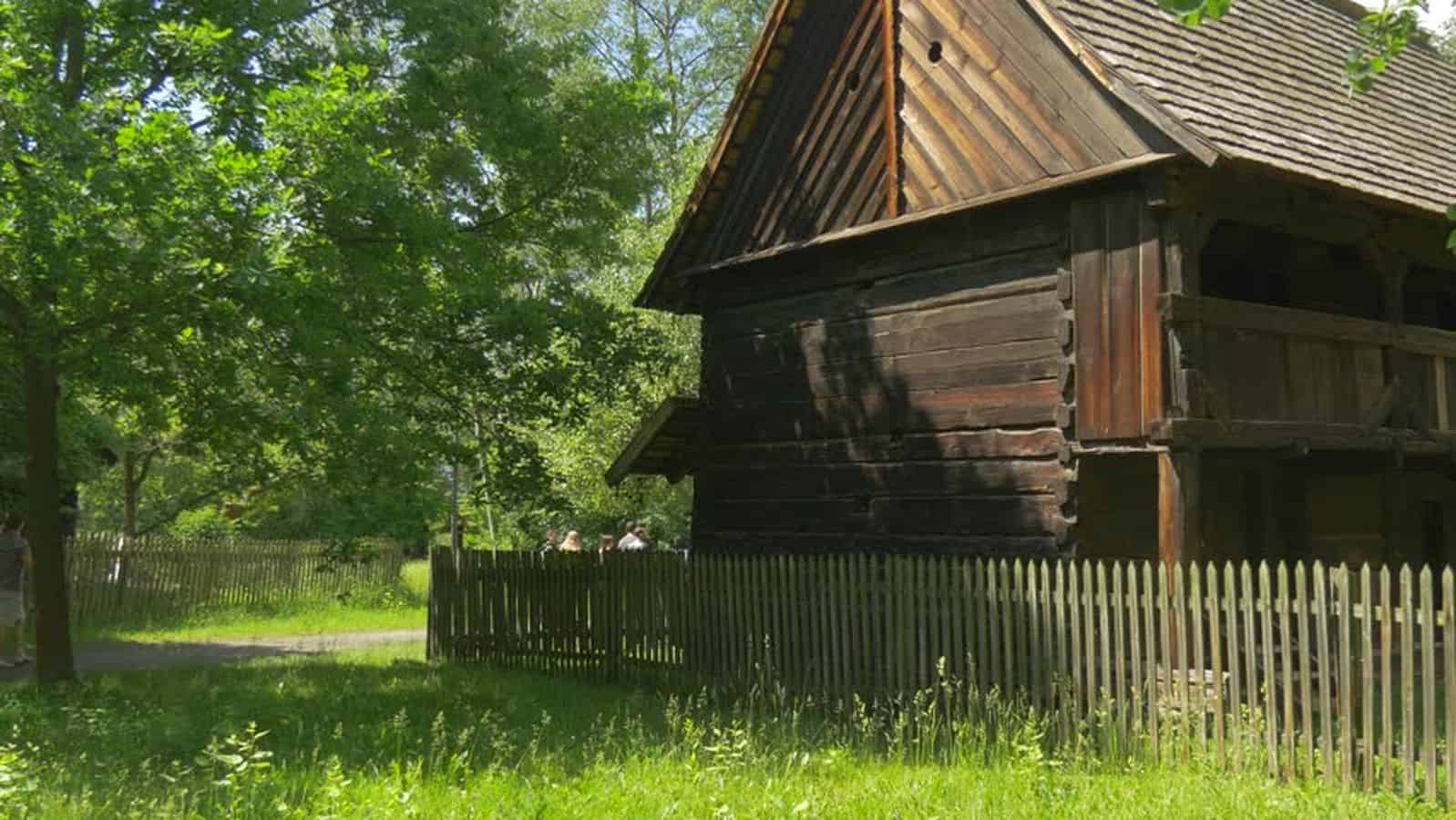 Klasická roubenka pro celoroční rekreaci