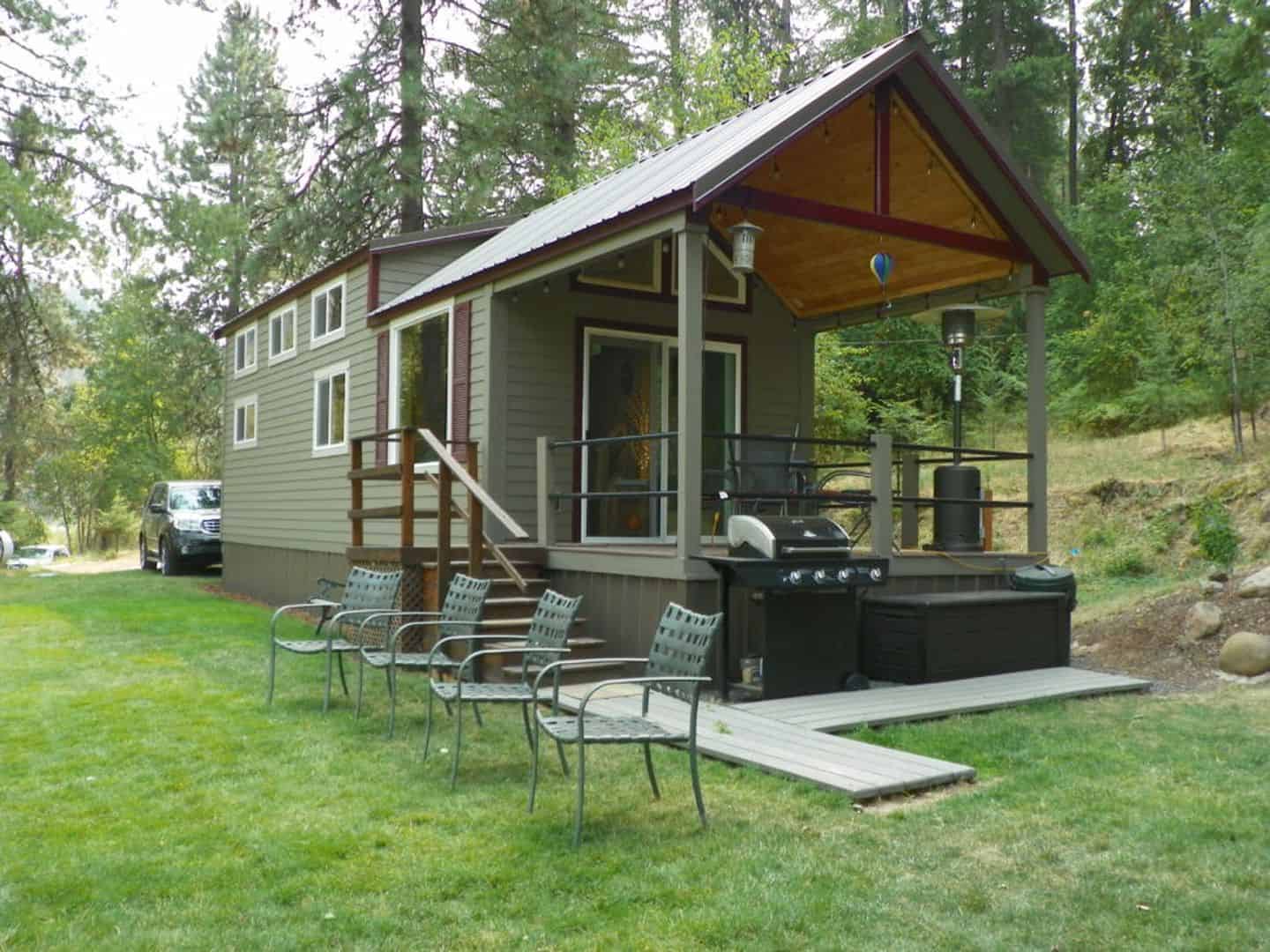 Kompletně zařízená lesnická chata k pronájmu