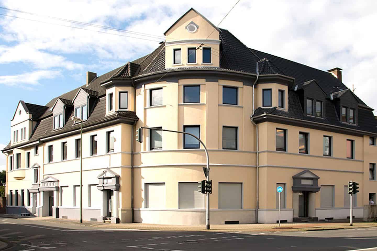 Velký zařízený byt k pronájmu na okraji Dejvic