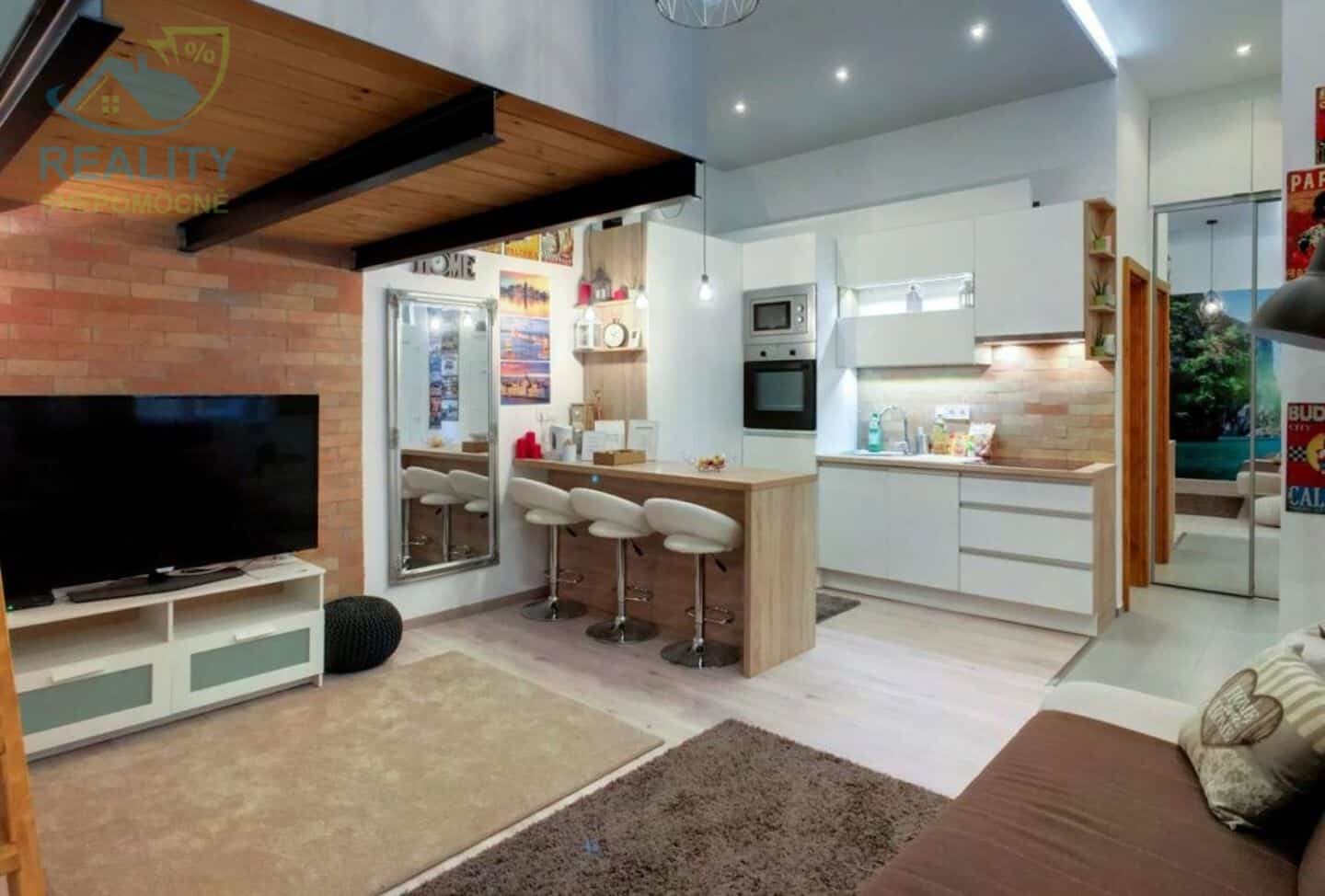 Pronájem bytu 2+1 - Mariánské náměstí, Praha