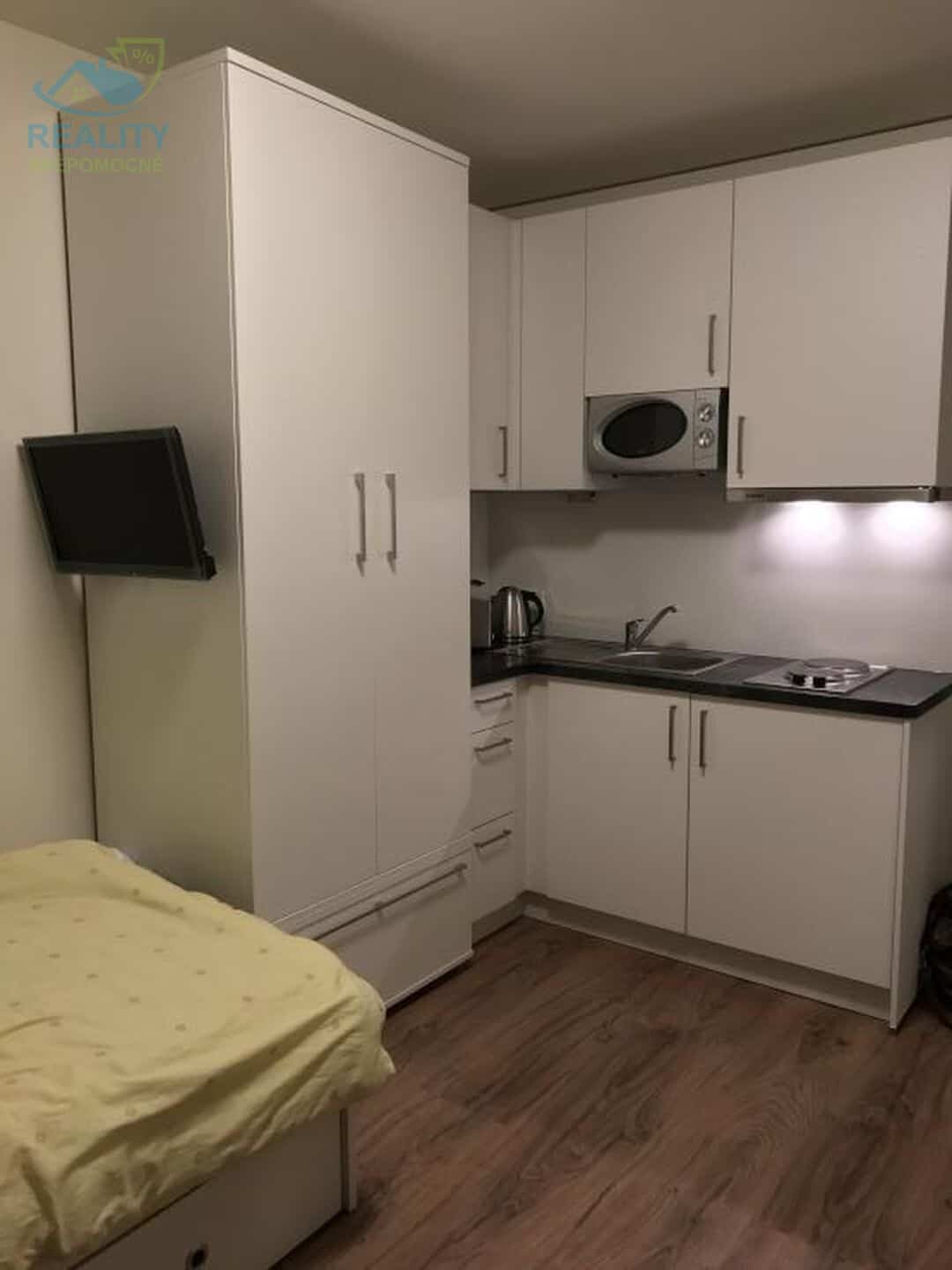 Pronájem bytu Garsoniéra - Mukařovského, Praha