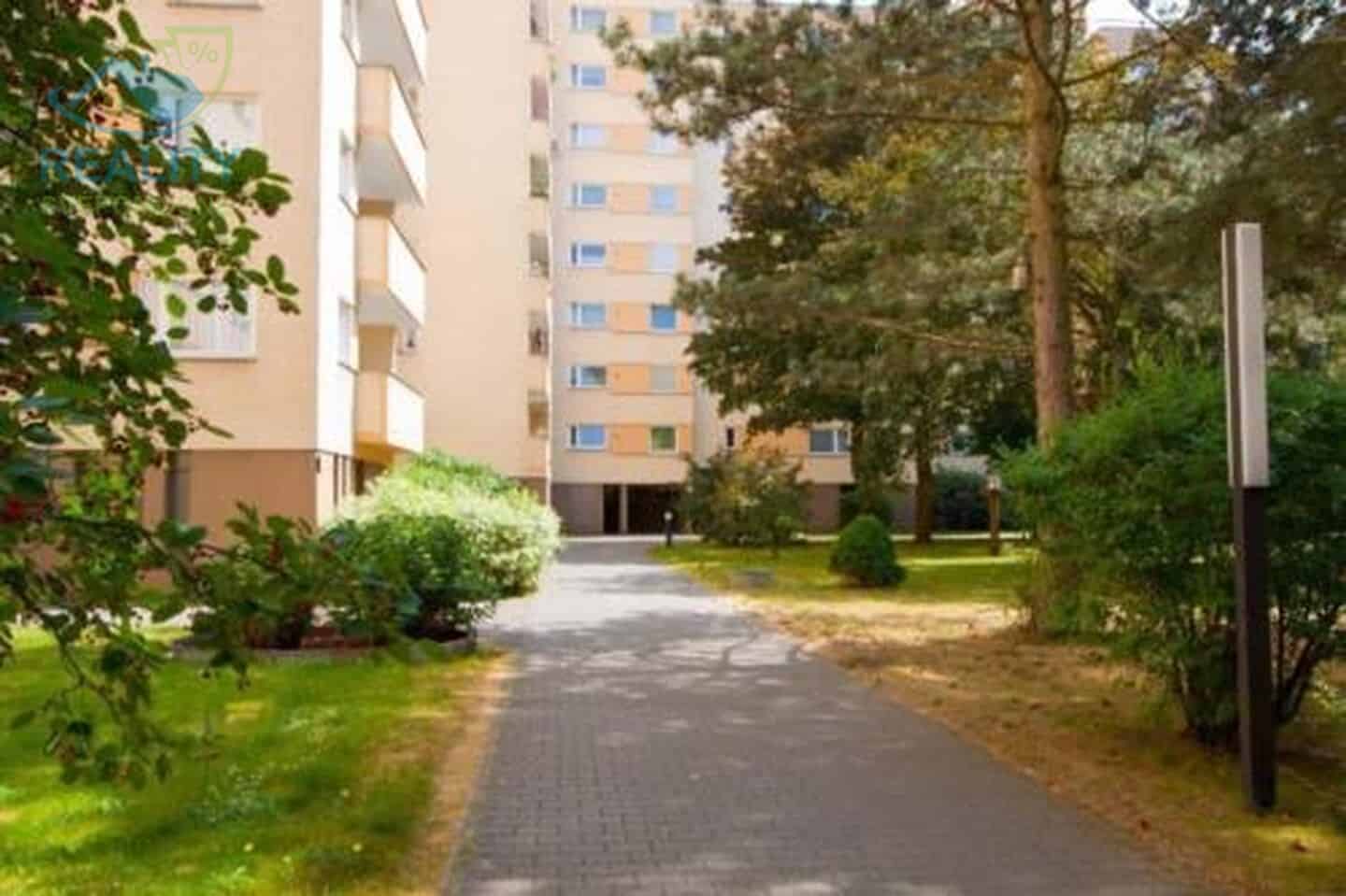 Pronájem bytu 3+kk - Bronzová, Praha