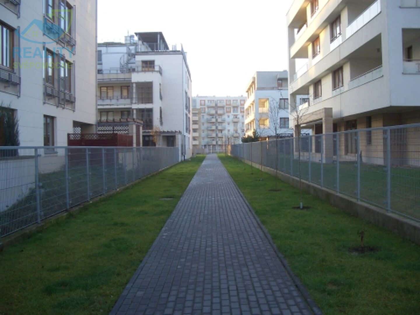 Pronájem bytu 2+kk - Dominova, Praha