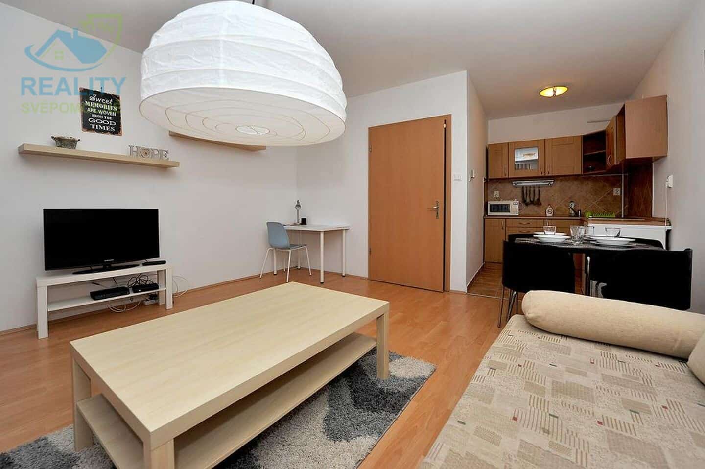 Pronájem bytu 1+kk - Na Usedlosti, Praha