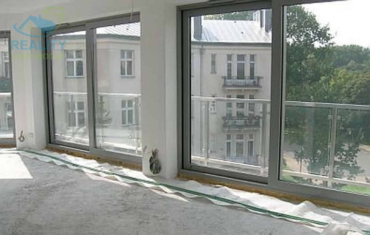 Pronájem bytu 2+1 - Terronská, Praha