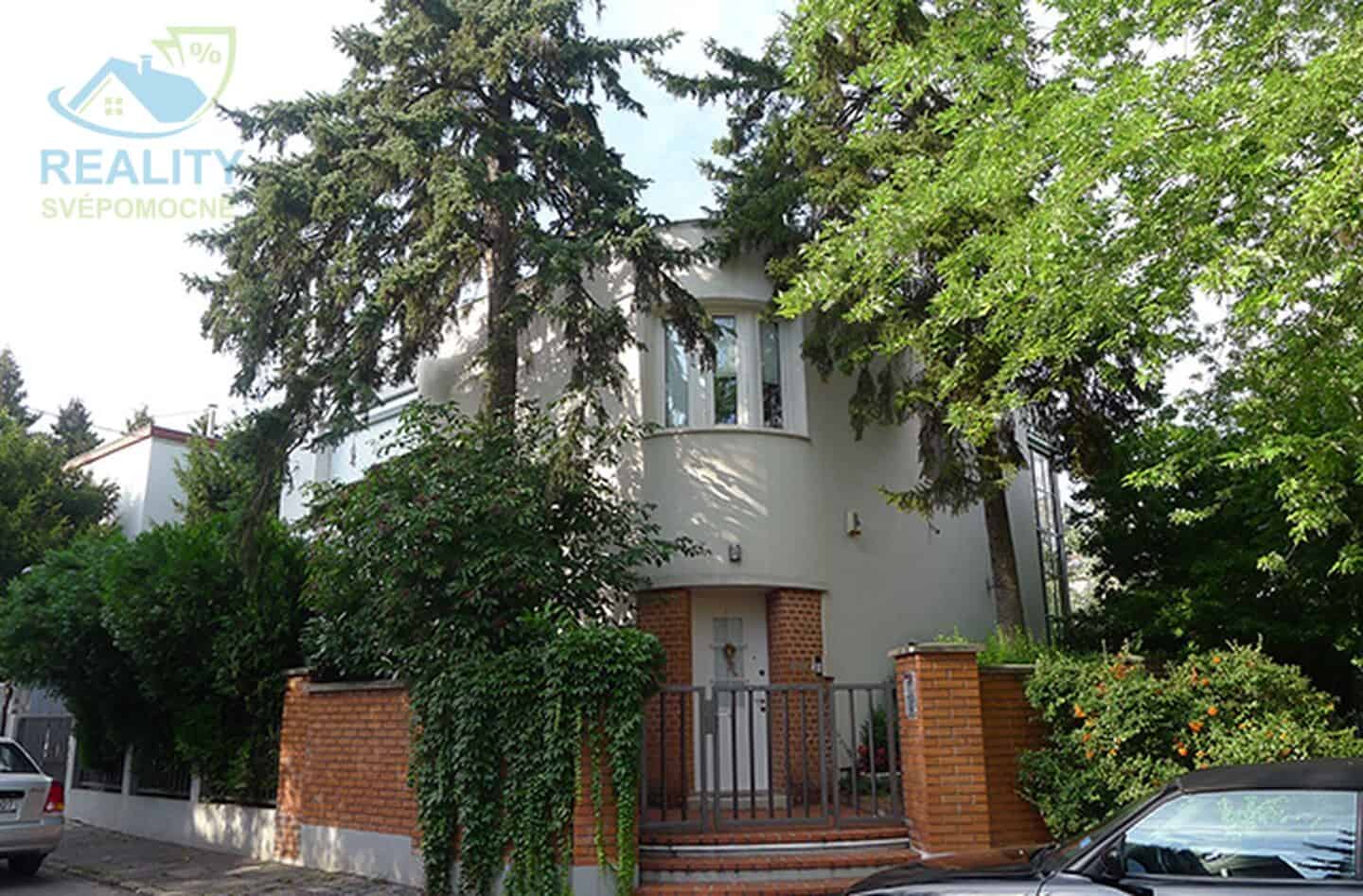 Pronájem domu 5+1 - Jasenná, Praha