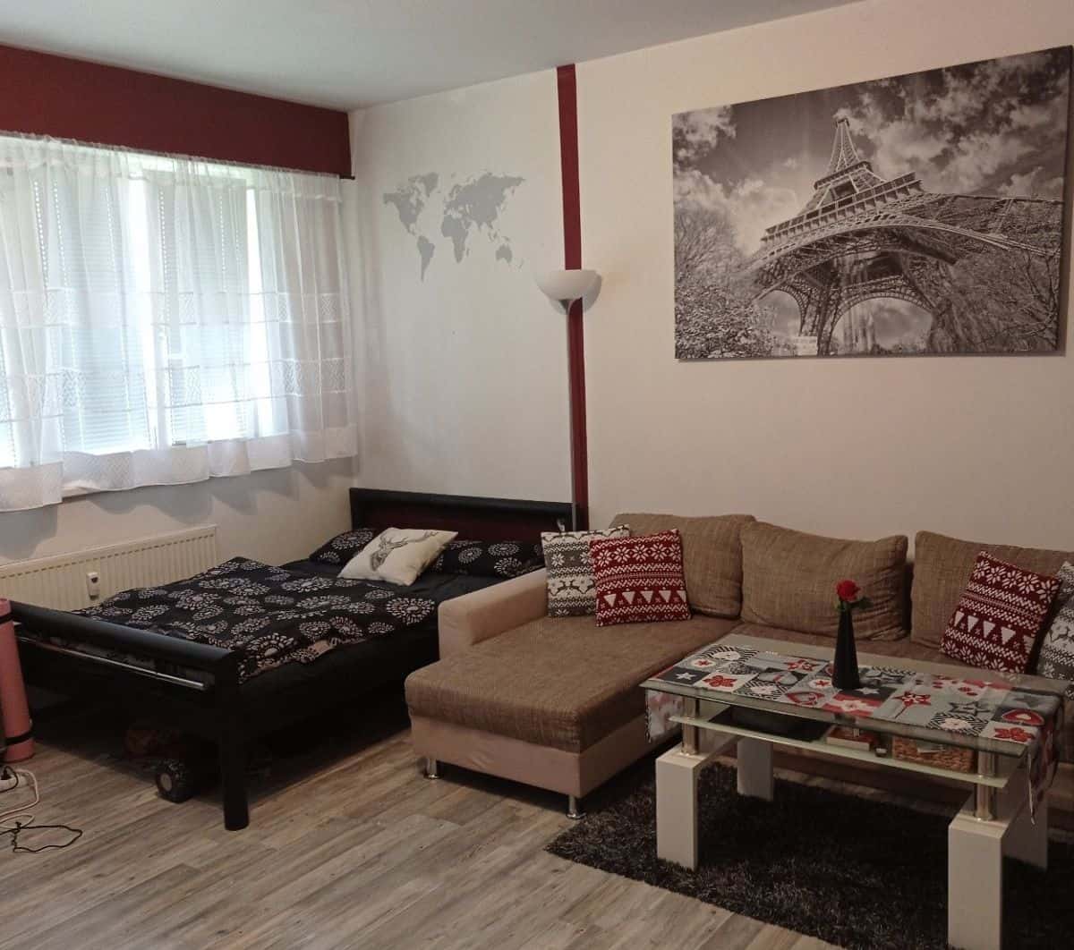 Pronájem bytu 1+kk - Broumarská, Prague