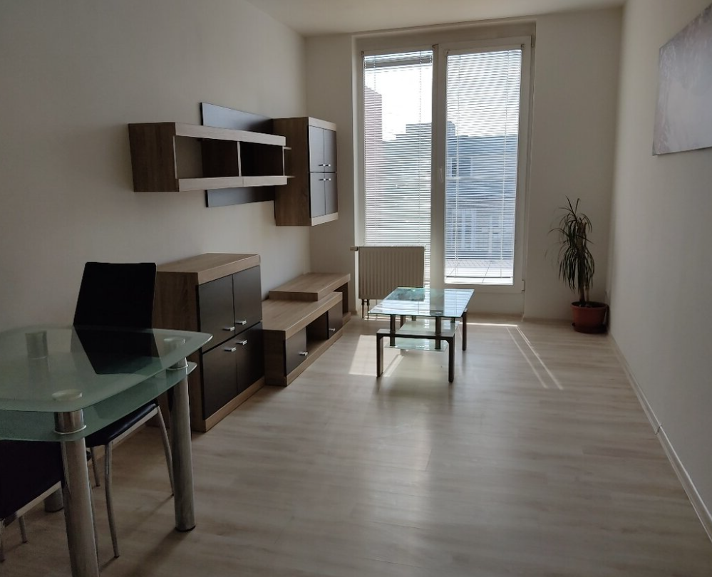 Pronájem bytu 2+kk - Praha - Střížkov, Chotěšovská