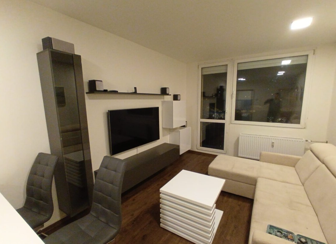 Pronájem bytu 2+kk - Praha - Kobylisy, Frýdlantská