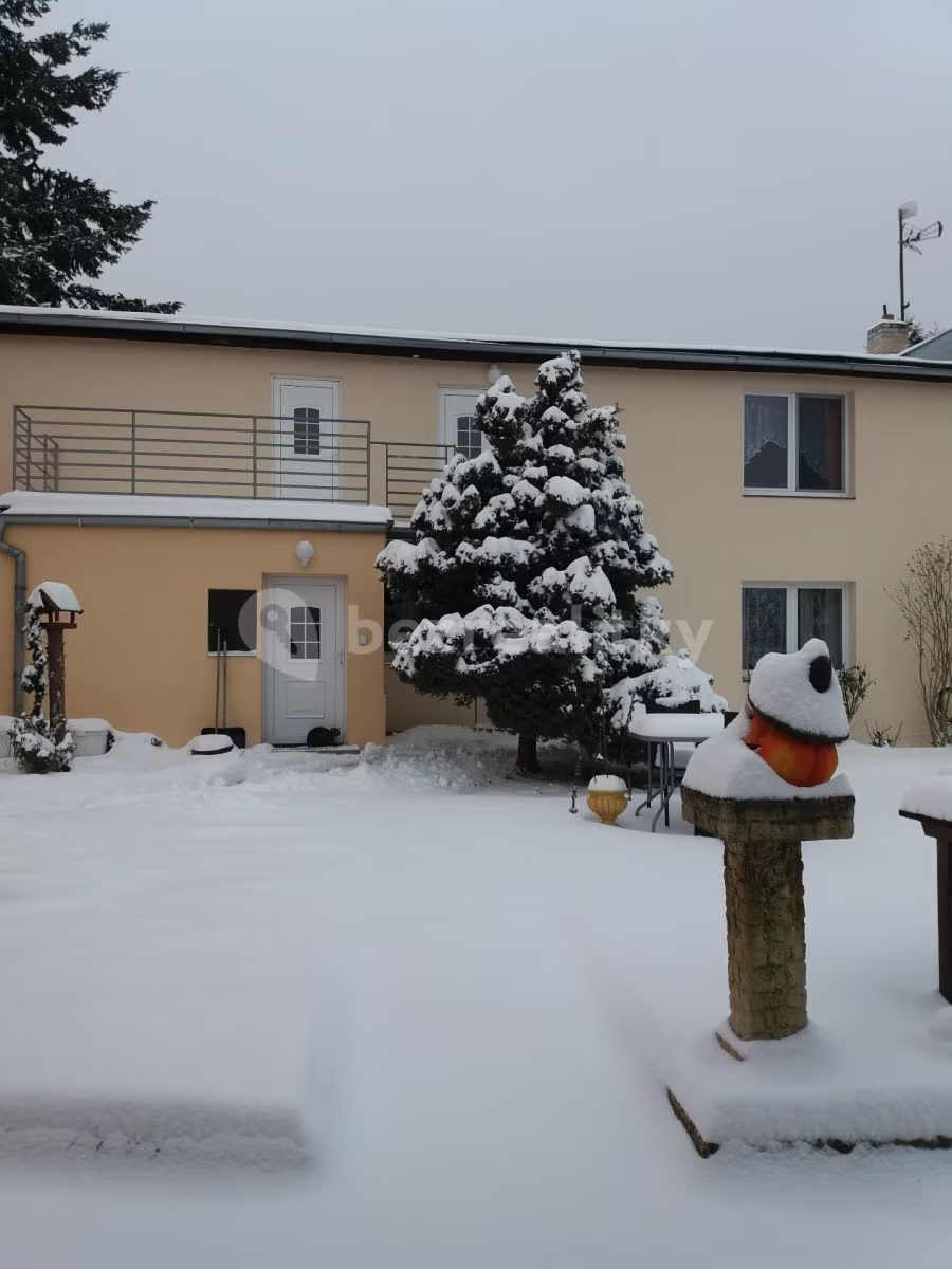 Pronájem bytu 2+1 - Praha - Křeslice, Štychova