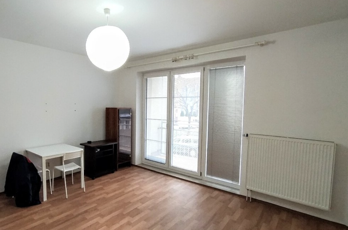Pronájem bytu 1+kk - Líšeň, Brno
